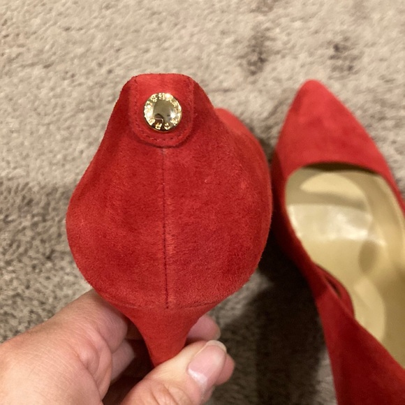 Michael Kors Heels, Suede, Size 6.5, Scarlet color - Picture 4 of 9